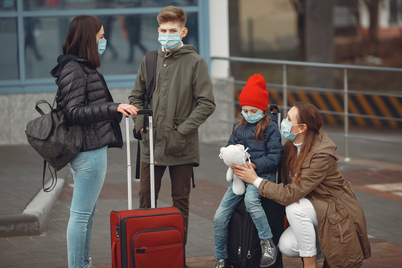 COVID-19 Protocol for private tour Buenos Aires careful mother with her family in Buenos Aires with protection