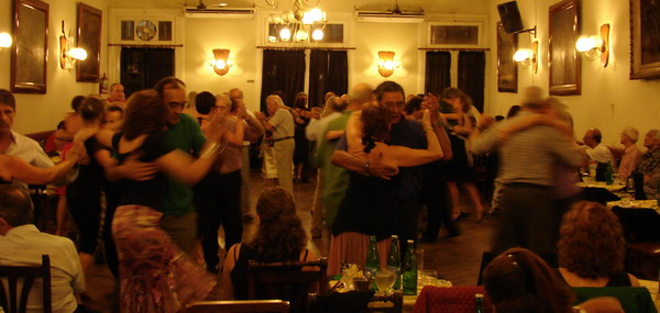 tango-milonga-private-tour-classic-buenos-aires-milonga