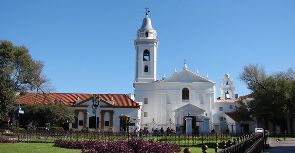 Recoleta private tours Buenos Aires Iglesia del Pilar