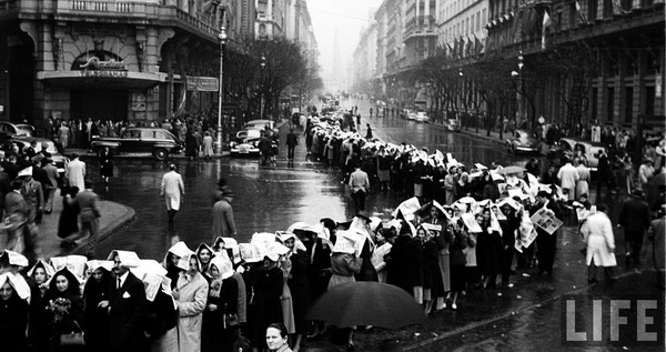 Evita Peron private tour Buenos Aires sad people doing the line for the last good bye in her funeral