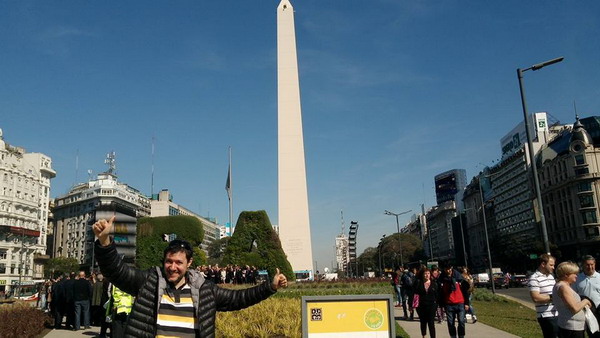 Pablo Piera private tour guide Buenos Aires at the Obelisk 