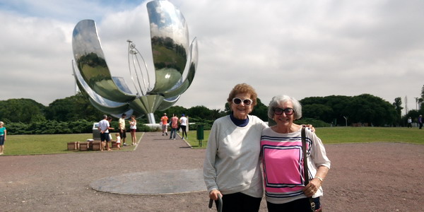 Private tour guide Buenos Aires Pablo Piera with happy American retired Customers at the Flower of Buenos Aires