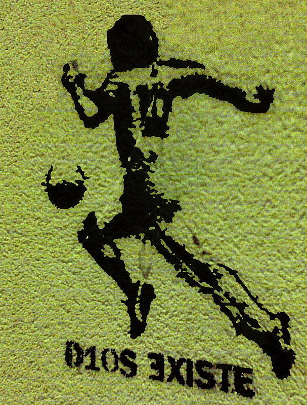 Private tour guide Buenos Aires graffiti about the Maradona as God