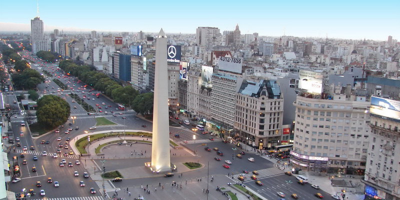 Private tour guide Buenos Aires view of the Obelisk before the Metrobus