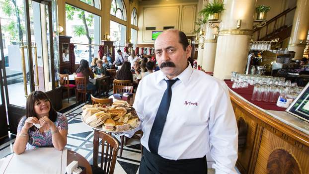 confiteria-las-violetas-private-tour-in-buenos-aires-my-friend-the-waiter-luciano